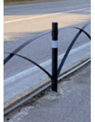 Supporto di mezzo da inghisare per barriera in tubolare acciaio zincato e verniciato - cm Ø8x120h