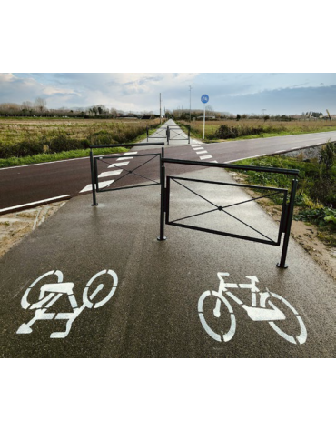 Barriera in acciaio zincato e verniciato cm 150, supporti e traverso in tubolare saldati tra loro. Da tassellare - cm 157,2x100h