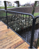 Barriera L.150 cm da inghisare, realizzata in acciaio zincato e verniciato - cm 150x126h