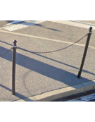 Dissuasore in tubolare di acciaio zincato e verniciato, con anelli e fascia inferiore - Da inghisare cm Ø6x128h