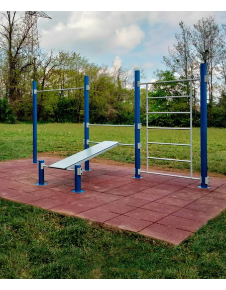 Stazione fitness realizzata in acciaio zincato e verniciato. Attrezzo per il rafforzamento muscolare - cm 529,5x225,5x299h