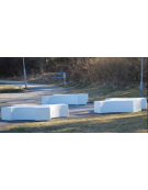 Panchina monoblocco in graniglia di marmo di particolare forma, senza schienale - totalmente levigata - cm 180x230x45h