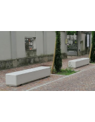 Panchina in graniglia di marmo con acciaio zigrinato, seduta levigata, fianchi lisci - trattamento antigraffiti - cm 150x50x45h