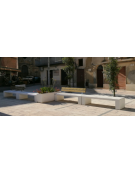 Panchina monoblocco in graniglia di marmo con acciaio zigrinato, con schienale - trattamento antigraffiti - cm 220x60x48h