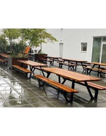 Set composto da tavolo rettangolare e due panchine piane, struttura in acciaio, tavolo con doghe in legno pregio - cm L.200