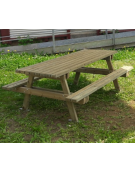 Set accessibile composto da tavolo e 2 panche per pic-nic in legno di conifera nordica impregnata in autoclave – cm 240×73,7h