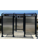 Pensilina per fumatori in acciaio zincato e verniciato, pareti e tetto in policarbonato. Chiusa su 3 lati e mezzo  - cm L. 324