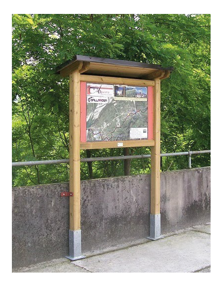 Bacheca realizzata interamente in legno, con tettoia - Pannello cm 100x70