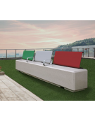 Panchina realizzata in graniglia di marmo, con 3 schienali in acciaio zincato e verniciato - cm L. 250