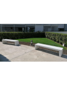 Panchina monoblocco in graniglia di marmo, senza schienale - trattamento antigraffiti - con fianchi bocciardati -  cm 195x50x45h