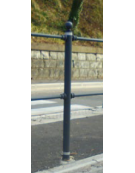 Supporto di mezzo da inghisare per barriera modulare in acciaio - cm Ø6x128,5h