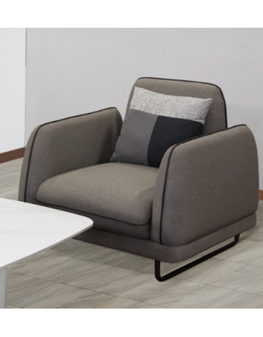 Poltrona in metallo verniciato, scocca imbottita, rivestita in tessuto- cm 84x84x79h