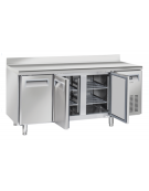 Tavolo refrigerato 3 porte in acciaio inox con alzatina per vassoi mm 325x410, refrigerazione ventilata -2°/+8°C - cm 180x60x95h