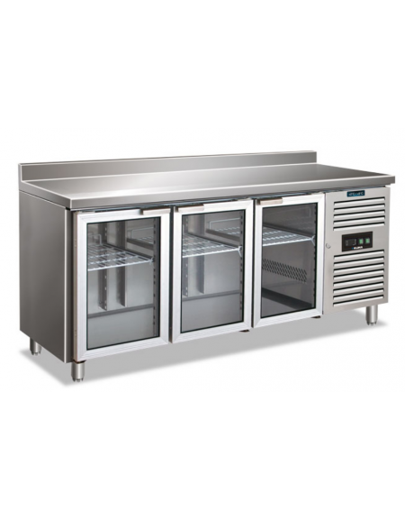 Tavolo refrigerato 3 ante in acciaio inox AISI 304, con porte vetro e alzatina - ventilato +2°/+8°C - Classe C - cm 179,5x70x96h