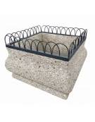 Fioriera quadrata in cemento calcestruzzo - colore Grigio sabbiato - con struttura decorativa in acciaio - cm 150x150x100h