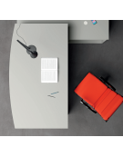 Scrivania con piano sagomato e fianchi pennellati lineari in melaminico, spessore piano mm 38 - Colori a scelta - cm 220x100x74h