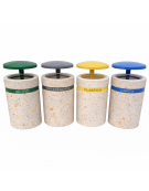 Set raccolta differenziata composto da 4 cestoni cm Ø50x100h cad in cemento colore Bianco travertino con tettuccio ribaltabile