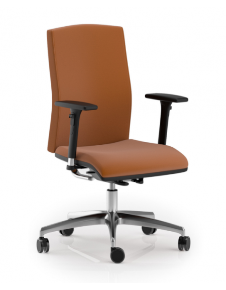 Poltrona girevole con schienale medio e braccioli - in Ecopelle o Poliestere ignifugo - Movimento sincronizzato autobalance