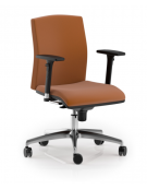 Poltrona girevole con schienale basso e braccioli - movimento sincronizzato - rivestimento Ecopelle o Poliestere ignifugo