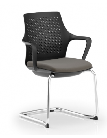 Poltrona schienale in nylon nero con braccioli - struttura a slitta cromata - rivestimento ignifugo - Certificata CAM