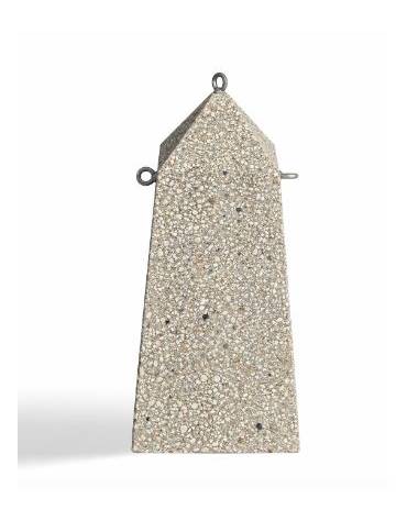 Dissuasore traffico a obelisco in cemento calcestruzzo - Colore grigio sabbiato - Kg 400 - cm 50x50x110h - Conforme ai CAM