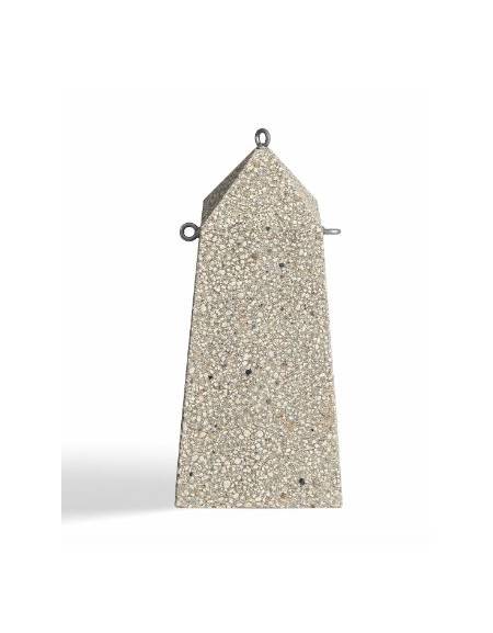Dissuasore traffico a obelisco in cemento calcestruzzo - Colore grigio sabbiato - Kg 400 - cm 50x50x110h - Conforme ai CAM