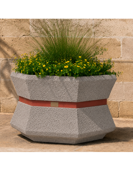 Fioriera esagonale per esterno in cemento calcestruzzo - colore Bianco sabbiato - cm 85x95x65h - Conforme ai CAM