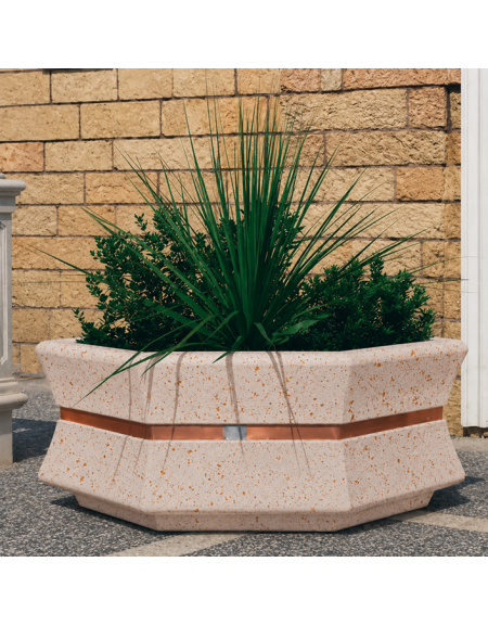 Fioriera esagonale  per esterno in cemento calcestruzzo - colore Bianco travertino - cm 155x120x65h -Conforme ai CAM