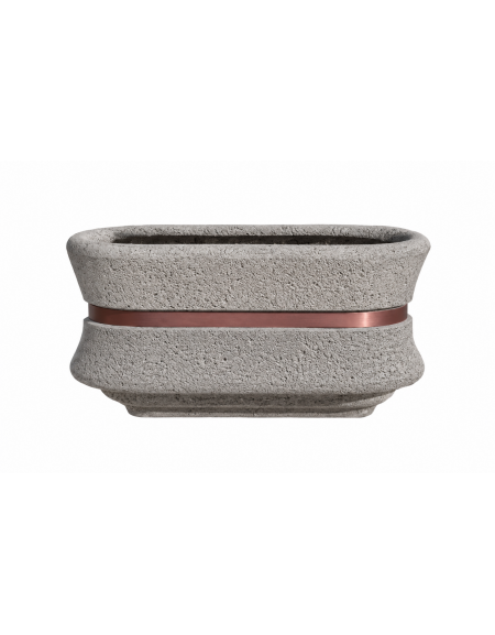 Fioriera in cemento calcestruzzo ovale colore Bianco sabbiato - con fascia color rame - cm 100x60x65h - conforme ai CAM