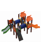 Mini villaggio con 4 torri (2 con tetto), pali in plastica riciclata, 1 scivolo in acciaio e 1 in polietilene - cm 400x539x264h