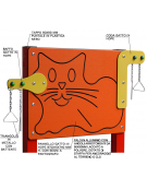 Pannello didattico con sagoma gatto, con pali in alluminio rifiniti in legno light e pannello in HDPE - cm 135x14x132h