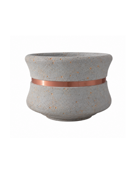FIORIERA CIRCOLARE TONDA IN CEMENTO CALCESTRUZZO - COLORE GRIGIO TRAVERTINO  - CON FASCIA COLOR RAME - CM Ø 120x65h - CAM