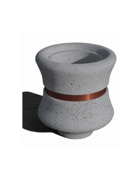 FIORIERA IN CEMENTO CALCESTRUZZO CIRCOLARE  - COLORE GRIGIO PIETRA - CON FASCIA COLOR RAME - CM Ø 60x65h - CONFORME AI CAM
