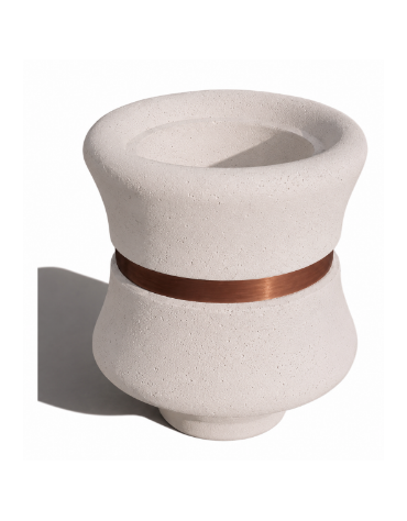 FIORIERA IN CEMENTO CALCESTRUZZO CIRCOLARE  - COLORE BIANCO PIETRA - CON FASCIA COLOR RAME - CM Ø 60x65h- CONFORME AI CAM