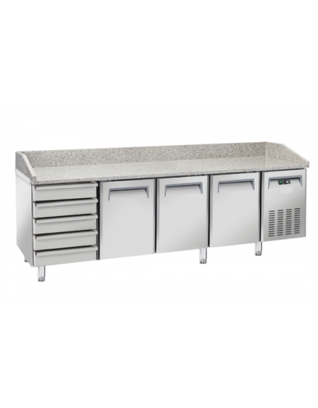 Tavolo pizza refrigerato con piano in granito. 2 sportelli e cassettiera a 5 comparti neutri - temp. +2°/+8°C - cm 202,5x80x104h