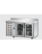 Tavolo Refrigerato GN 1/1 con 2 porte in vetro, una luce Neon, piano in Acciaio Inox con alzatina 100 mm e gruppo motore a sinis