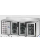 Tavolo Refrigerato GN 1/1 con 3 porte in vetro, 2 luci Neon, piano in Acciaio Inox con alzatina 100 mm e gruppo motore a sinistr