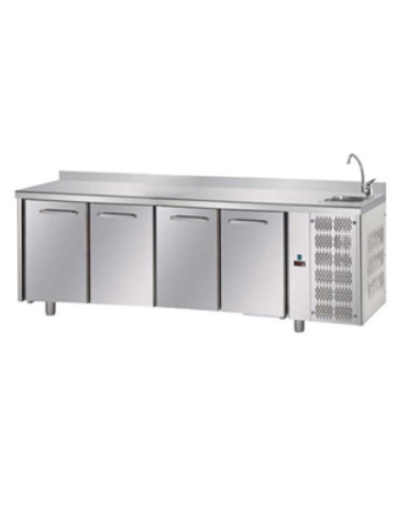 Tavolo Refrigerato GN 1/1 con 4 porte e piano in Acciaio Inox con alzatina 100 mm e lavello cm 232x70x115h