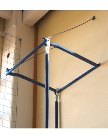 Sistema di sospensione e accostamento a parete per attrezzi da arrampicata