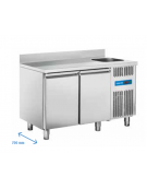 Tavolo refrigerato 2 porte in acciaio inox con alzatina e lavello, refrigerazione ventilata +0°/+8°C - Classe B - cm 132x70x95h
