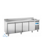 Tavolo refrigerato 4 porte in acciaio inox con alzatina e lavello, refrigerazione ventilata +°0/+8°C - Classe C - cm 224x70x95h