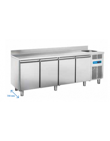 Tavolo refrigerato 4 porte con alzatina e lavello, in acciaio inox AISi 304, refrigerazione ventilata - 224x70x95h
