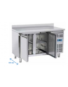 Tavolo refrigerato 2 porte con alzatina, in acciaio inox AISi 304, refrigerazione ventilata - cm 136x60x96h