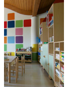 ARMADIO CONTENITORE ALTO IN LEGNO CON 2 ANTE COLORATE INFERIORI E 3 PIANI A GIORNO SUPERIORI - cm 105x41x190h - CONFORME AI CAM