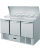 Saladette predisposta per 8 bacinelle GN1/6, con 3 porte e coperchio in inox - mm 1365x700x970h