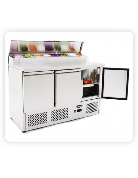 Saladette refrigerata in acciaio inox, 3 porte, 8xGN1/6 open, + 2° + 8°C - lt 570 - mm 1365×700×970h Saladette refrigerata in acciaio inox, 3 porte, 8xGN1/6 open, + 2° + 8°C - lt 570 - mm 1365×700×970h
