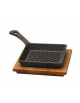 Padella quadra grill in ghisa, 1 manico con supporto a servire in legno - cm 16x16 - 1 pozione di 1,64 Kg.