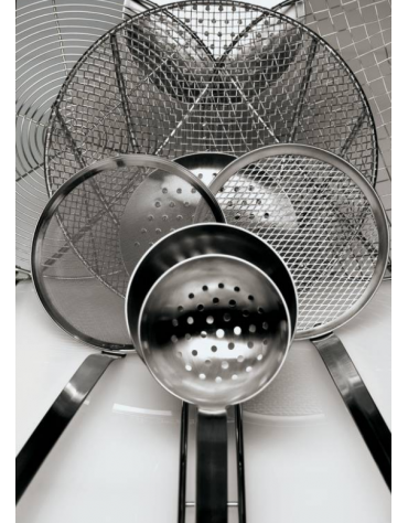 Mestolo unipezzo in acciaio inox - diametro cm 24 - manico cm 73,5 - capacità litri 4