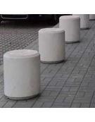 Dissuasore realizzato in graniglia di marmo cilindrico con bordo smussato - finitura bocciardata - cm Ø45x55h