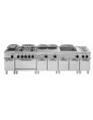 Cucina a gas 4 fuochi, forno a gas GN 2/1, fuochi aperti 1x3,3kw+2x4,5kw+1x7,2kw - cam. forno cm 57,5x65x30 - cm 80x70x90h